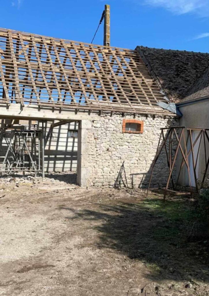 Restauration de la charpente en bois de notre gite historique